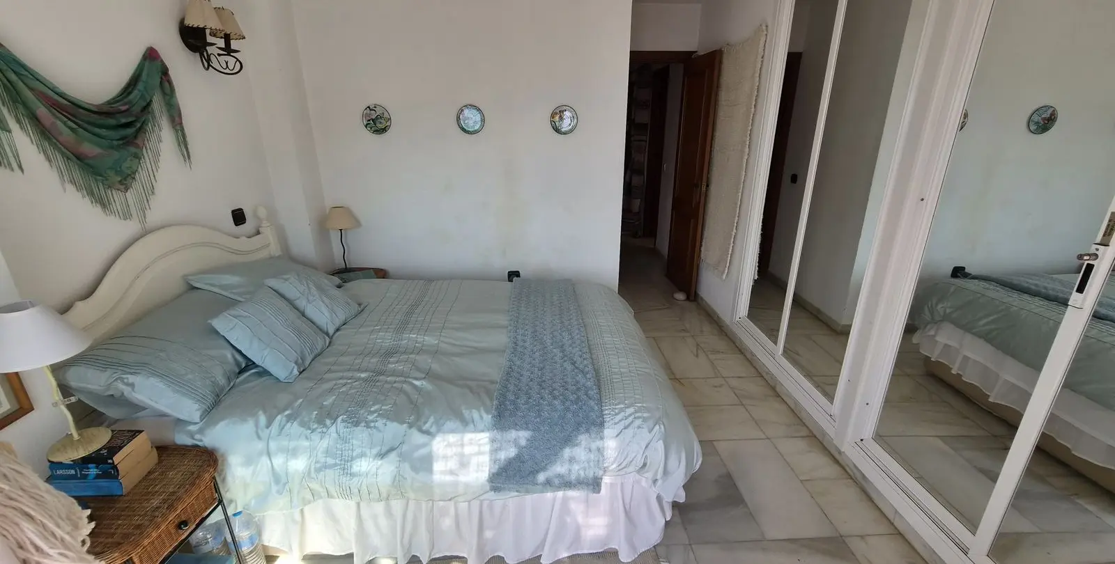 Venta de apartamento en planta media en Estepona 13