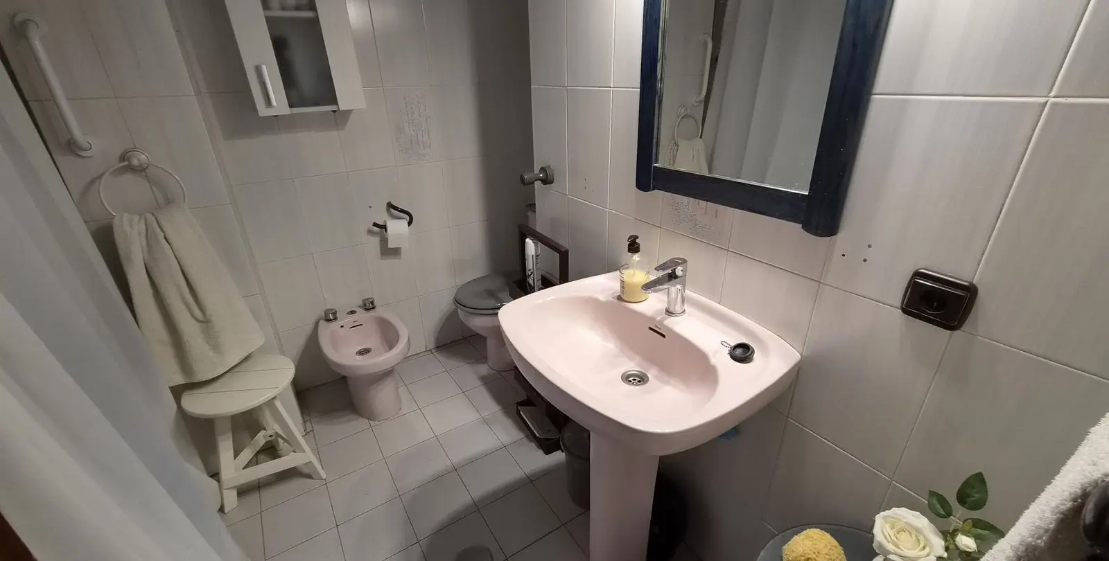 Venta de apartamento en planta media en Estepona 17