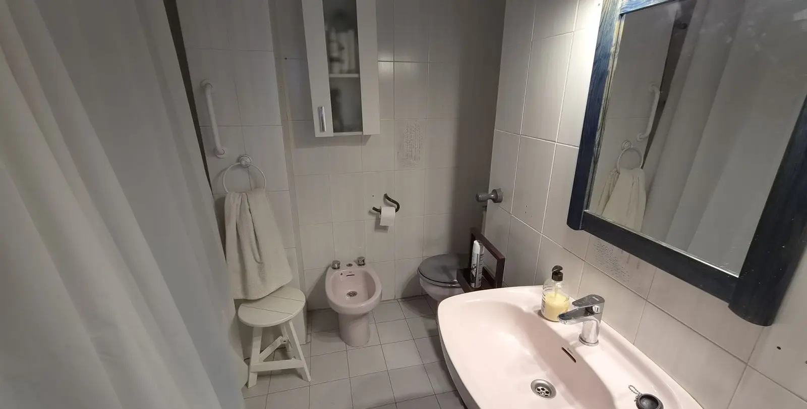 Venta de apartamento en planta media en Estepona 18