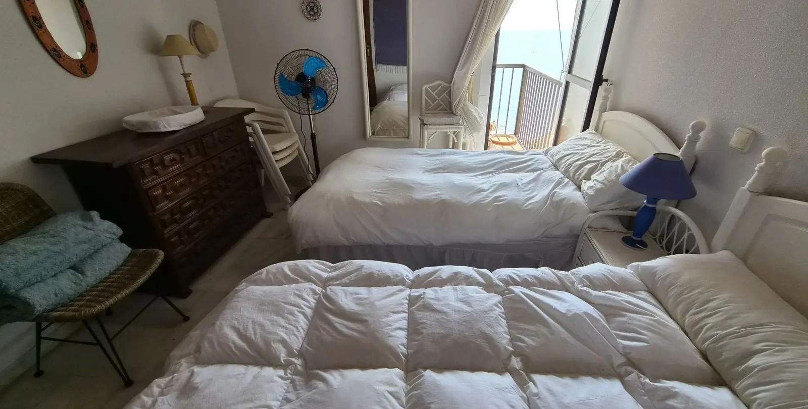 Venta de apartamento en planta media en Estepona 19