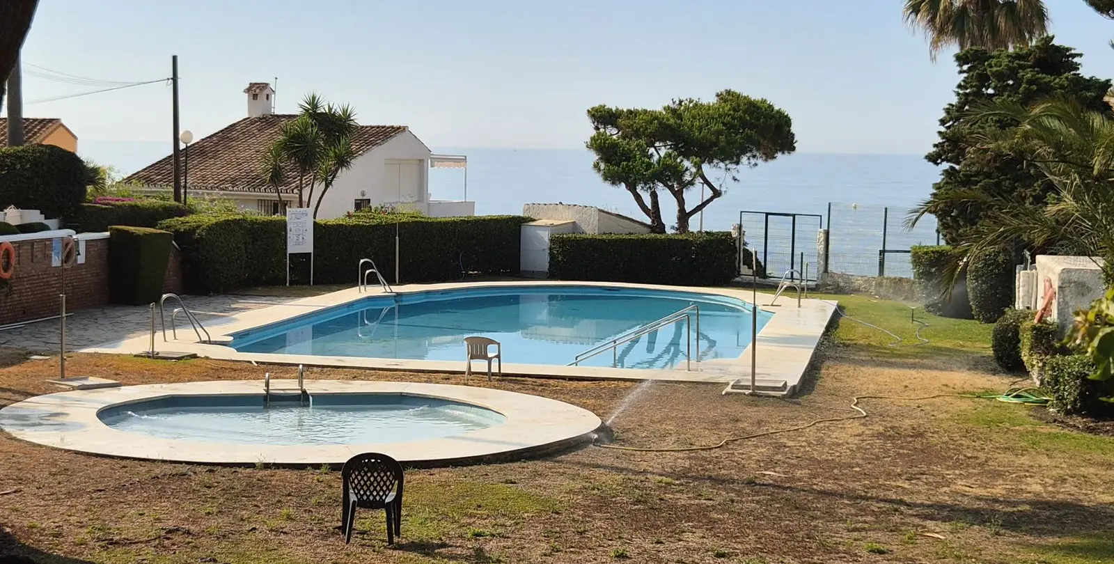 Venta de apartamento en planta media en Estepona 23