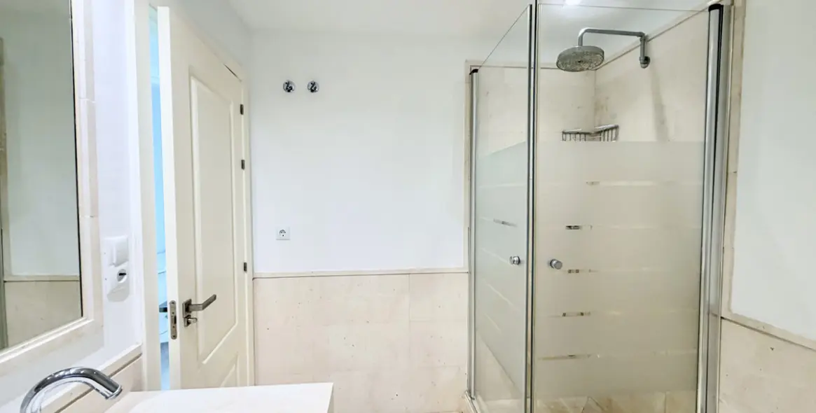Sale of ground floor apartment in Los Flamingos 15