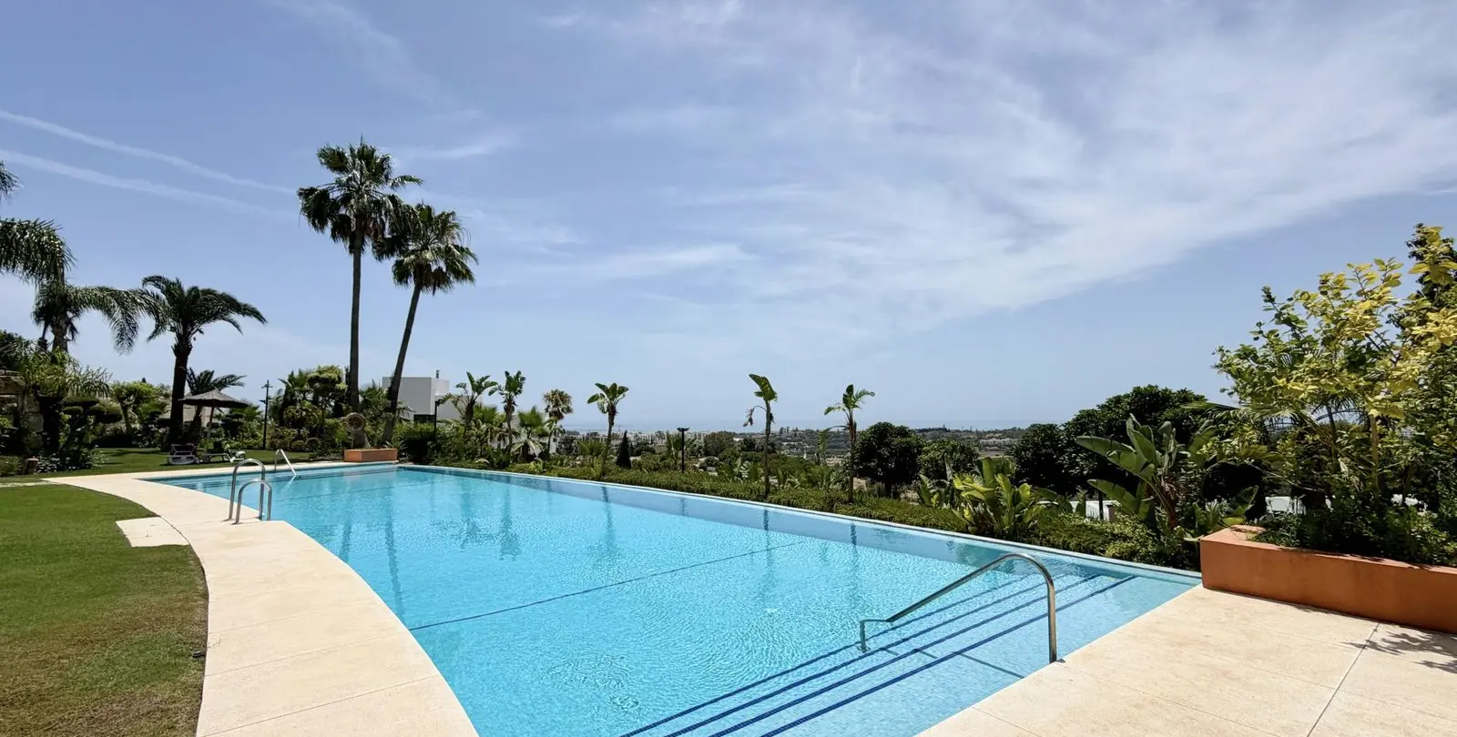 Sale of ground floor apartment in Los Flamingos 22
