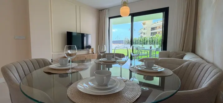 Sale of ground floor apartment in Fuengirola 2