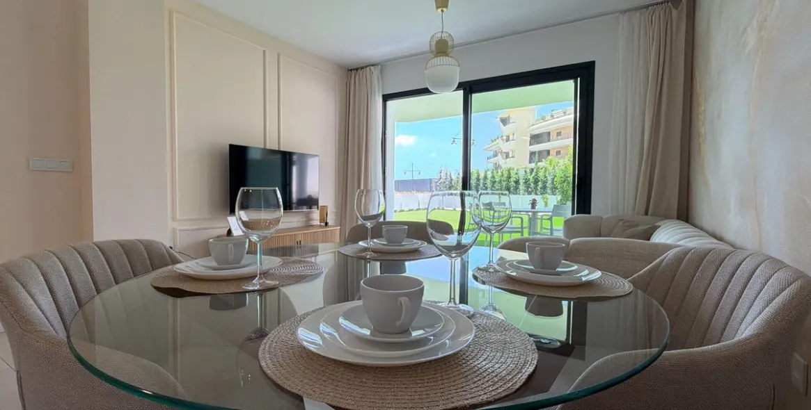 Sale of ground floor apartment in Fuengirola 11