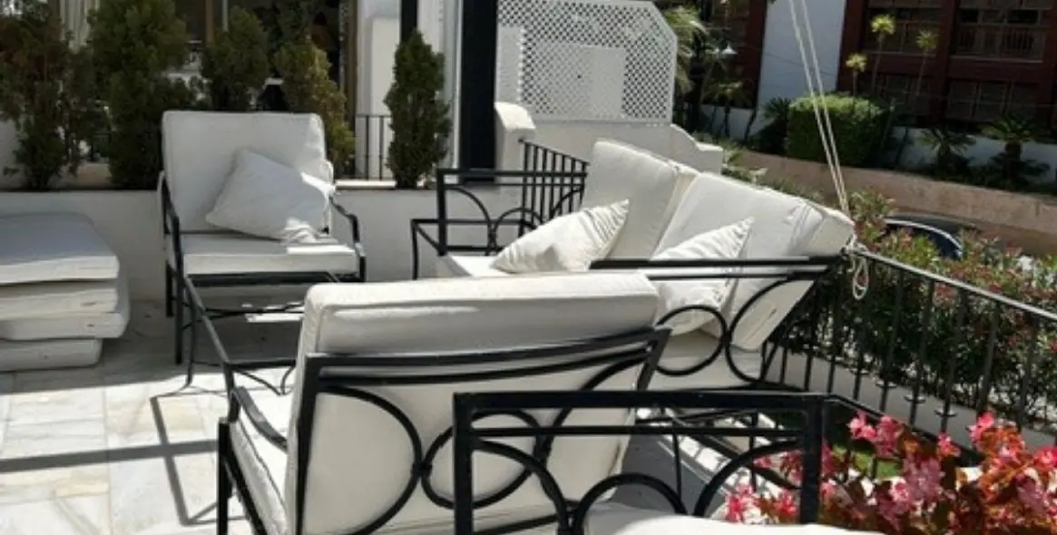 Venta de apartamento en planta media en Puerto Banús 10