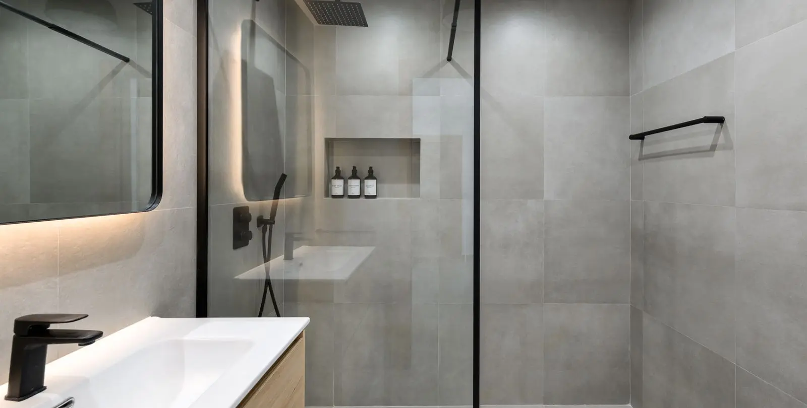 Venta de apartamento en planta baja en El Paraiso 15