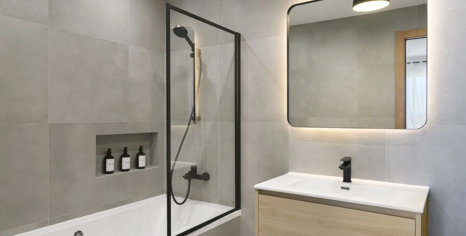 Venta de apartamento en planta baja en El Paraiso 24