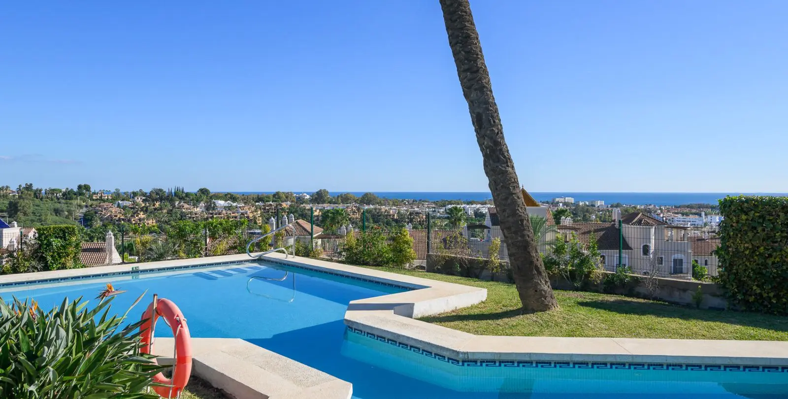Venta de apartamento en planta baja en El Paraiso 29