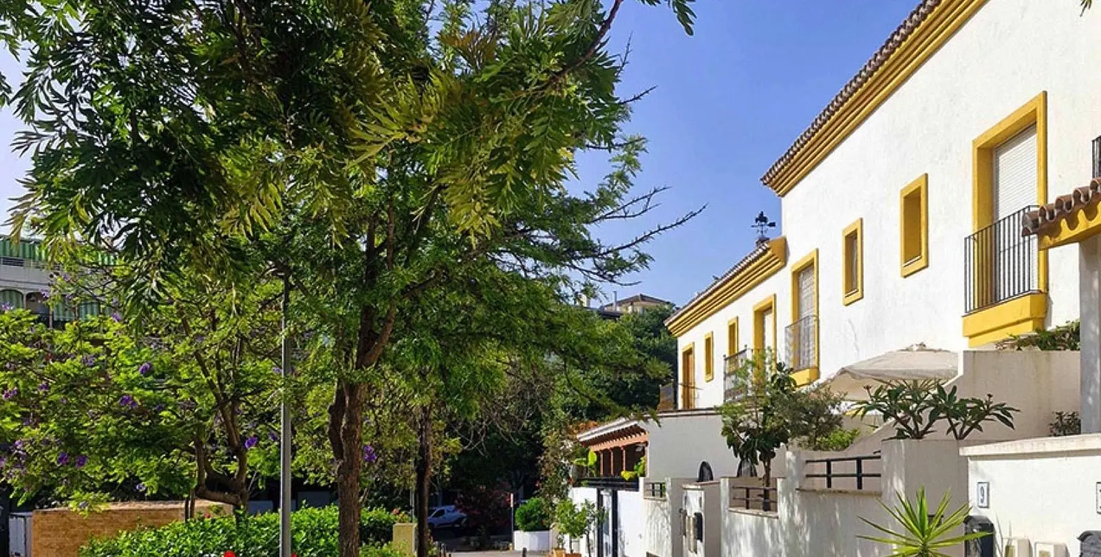 Sale of townhouse in Estepona 1