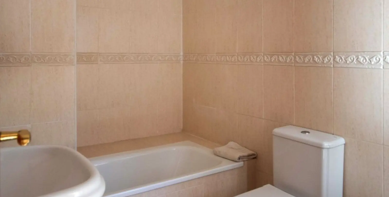 Sale of townhouse in Estepona 25