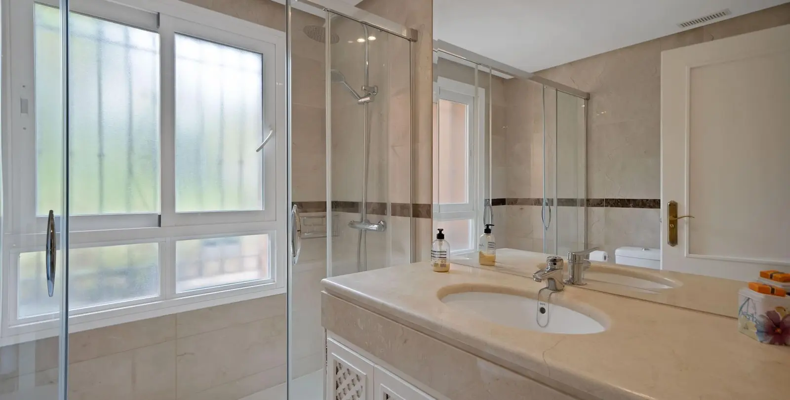 Venta de apartamento en planta baja en Marbella 15