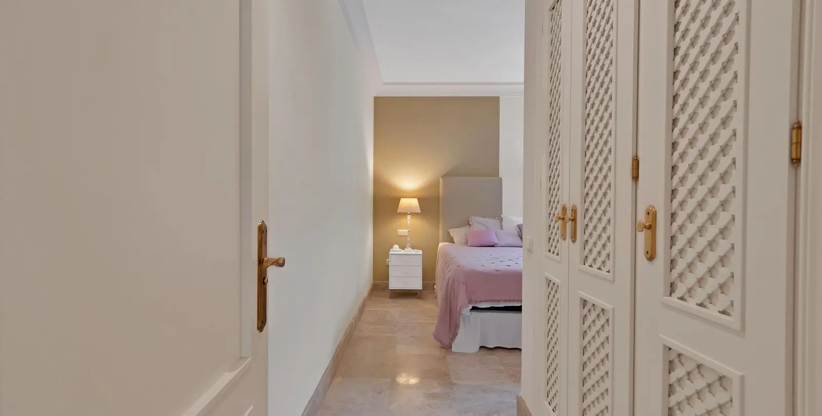 Venta de apartamento en planta baja en Marbella 16