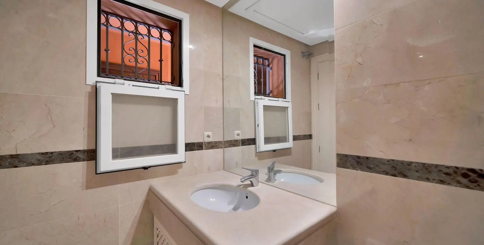 Venta de apartamento en planta baja en Marbella 26
