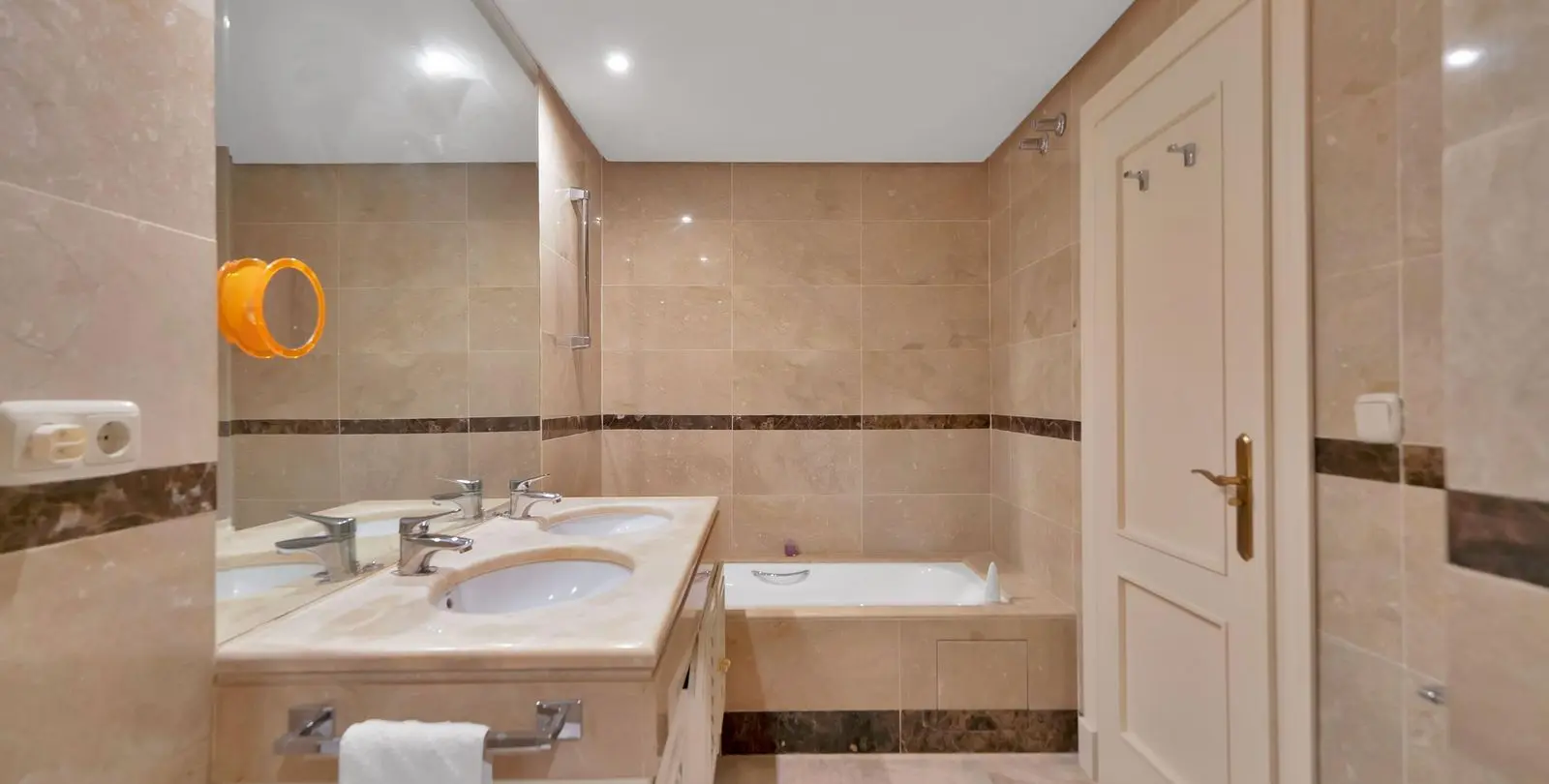 Venta de apartamento en planta baja en Marbella 30