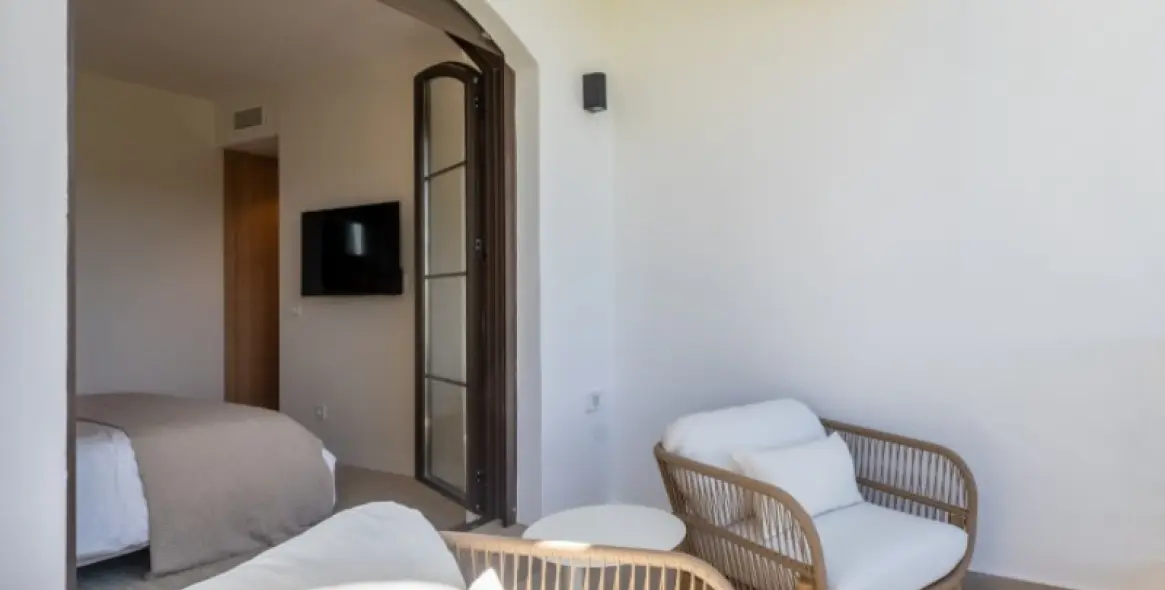 Sale of penthouse in Benahavís 18