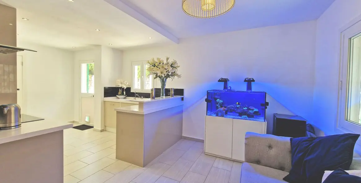 Sale of detached villa in Calahonda 15