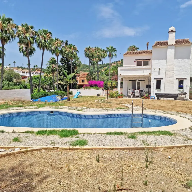 Sale of detached villa in Calahonda