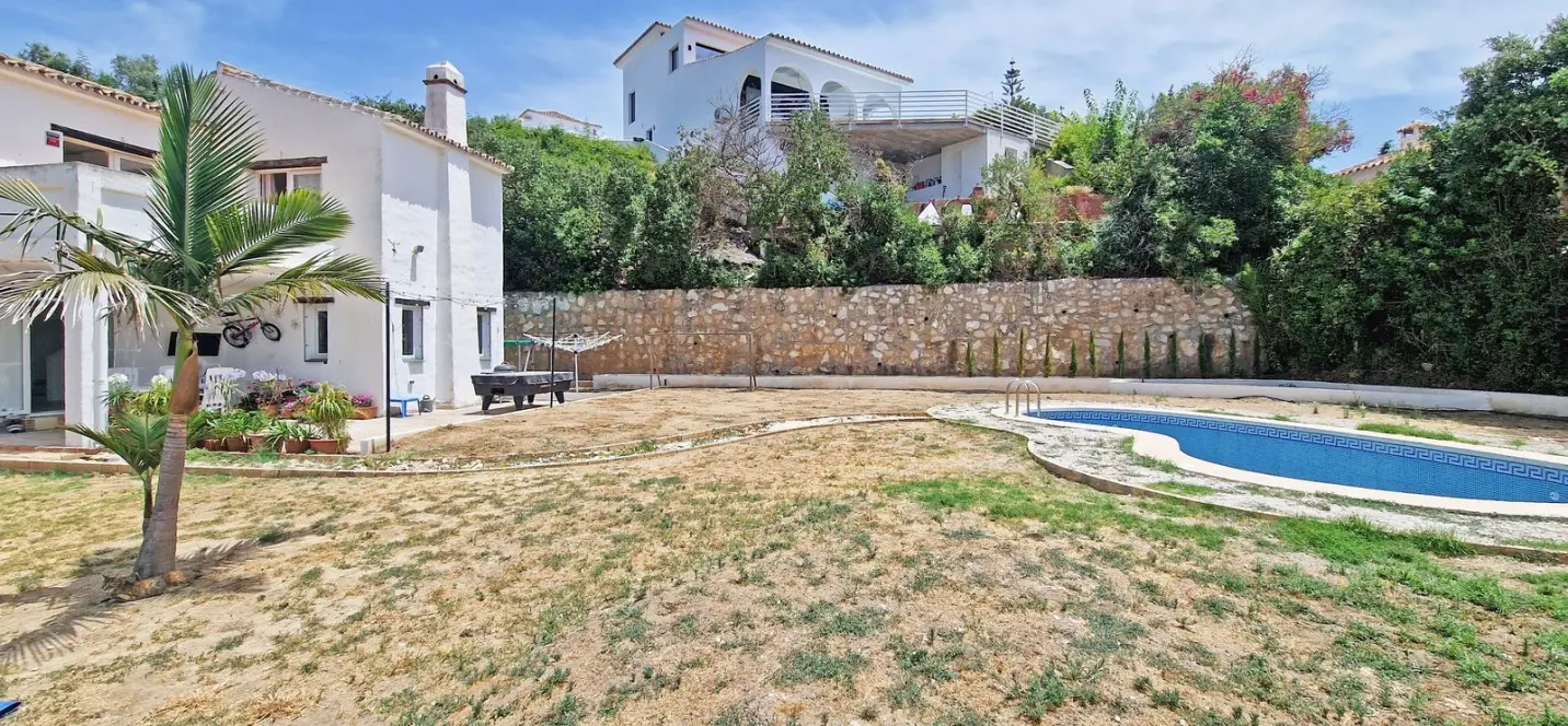 Sale of detached villa in Calahonda 4