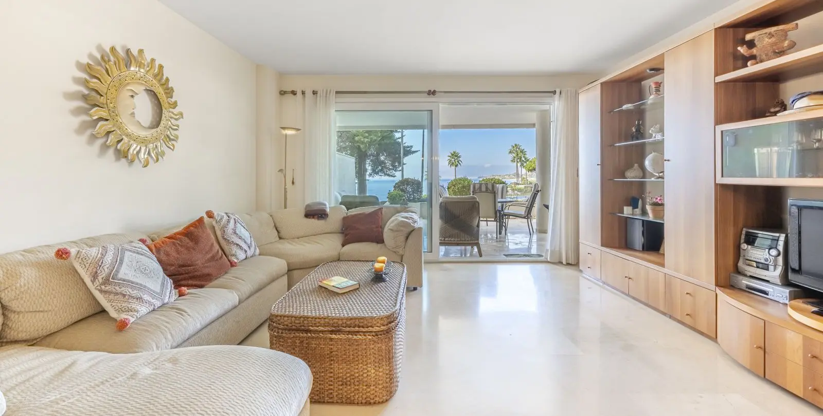 Sale of ground floor apartment in Estepona 3