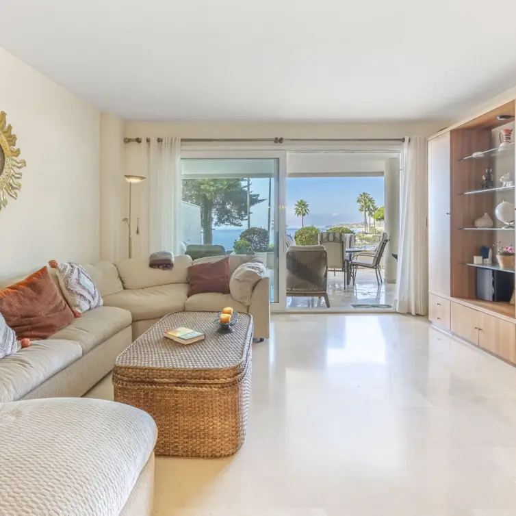 Venta de apartamento en planta baja en Estepona