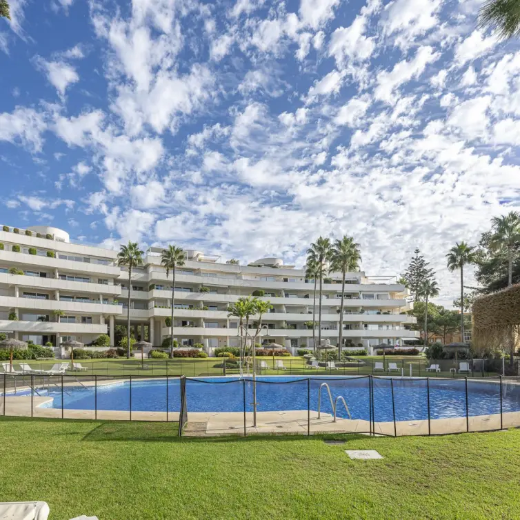 Venta de apartamento en planta baja en Estepona