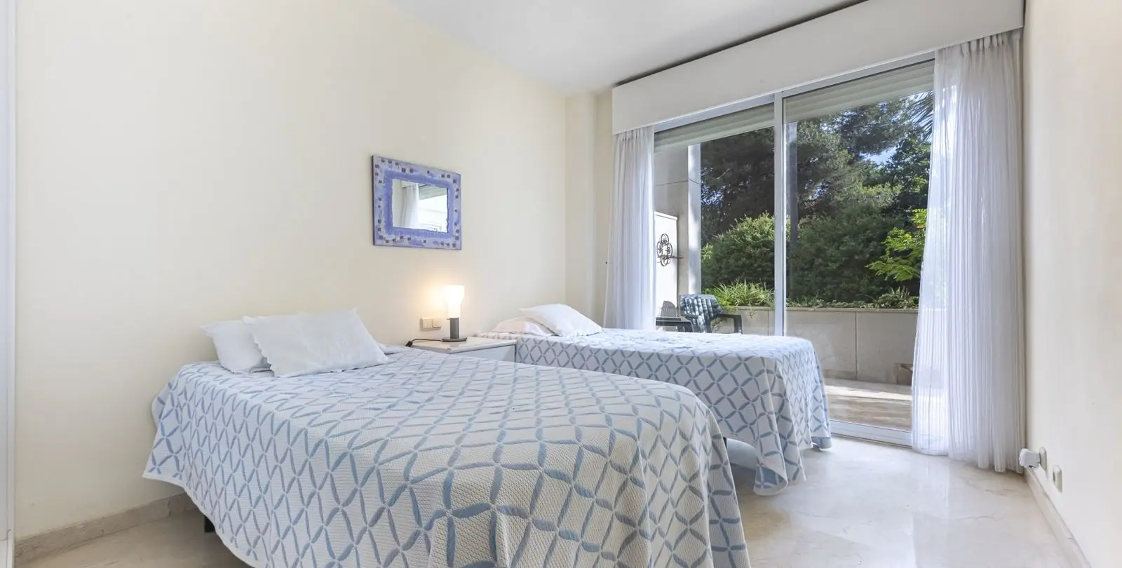 Sale of ground floor apartment in Estepona 9