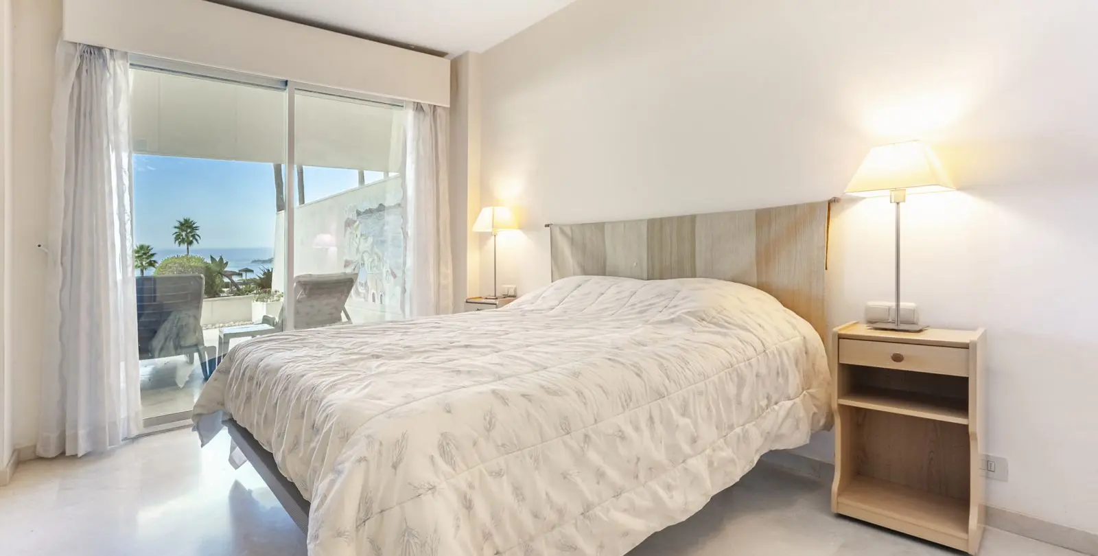 Sale of ground floor apartment in Estepona 17