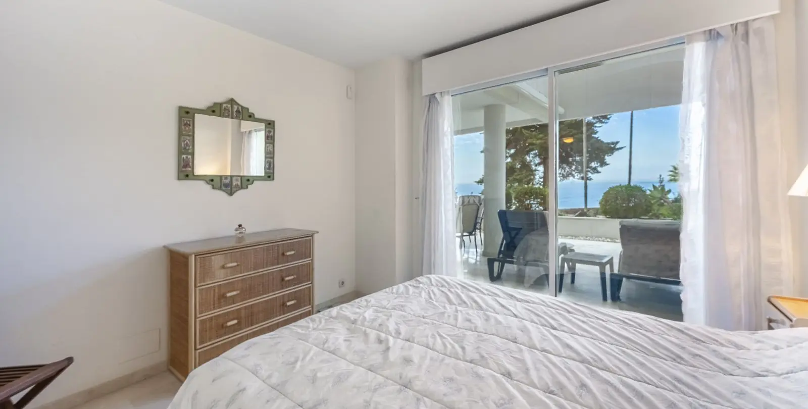 Sale of ground floor apartment in Estepona 20