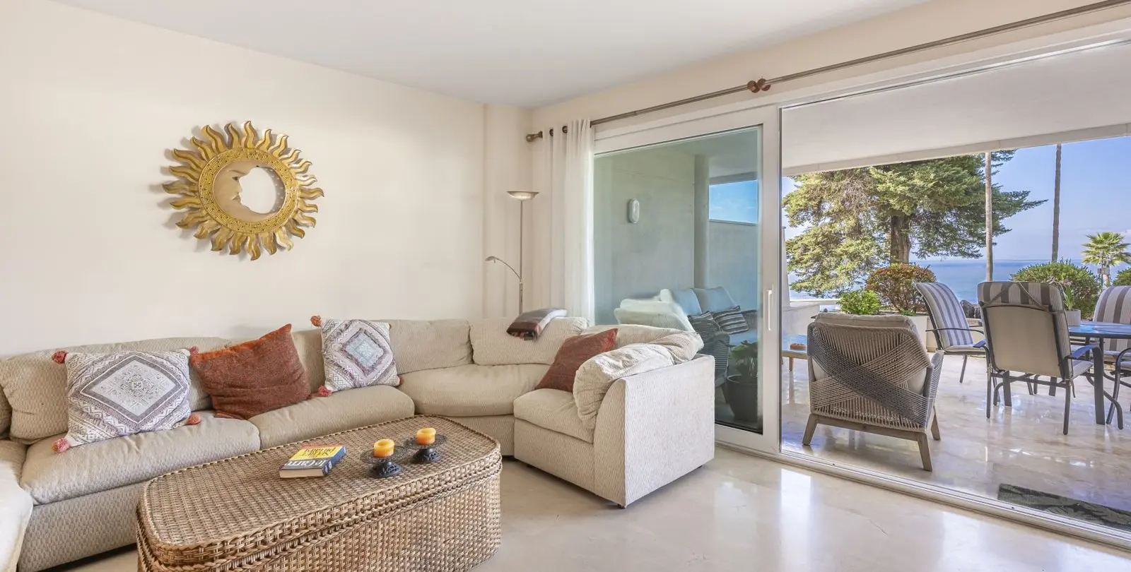 Sale of ground floor apartment in Estepona 26