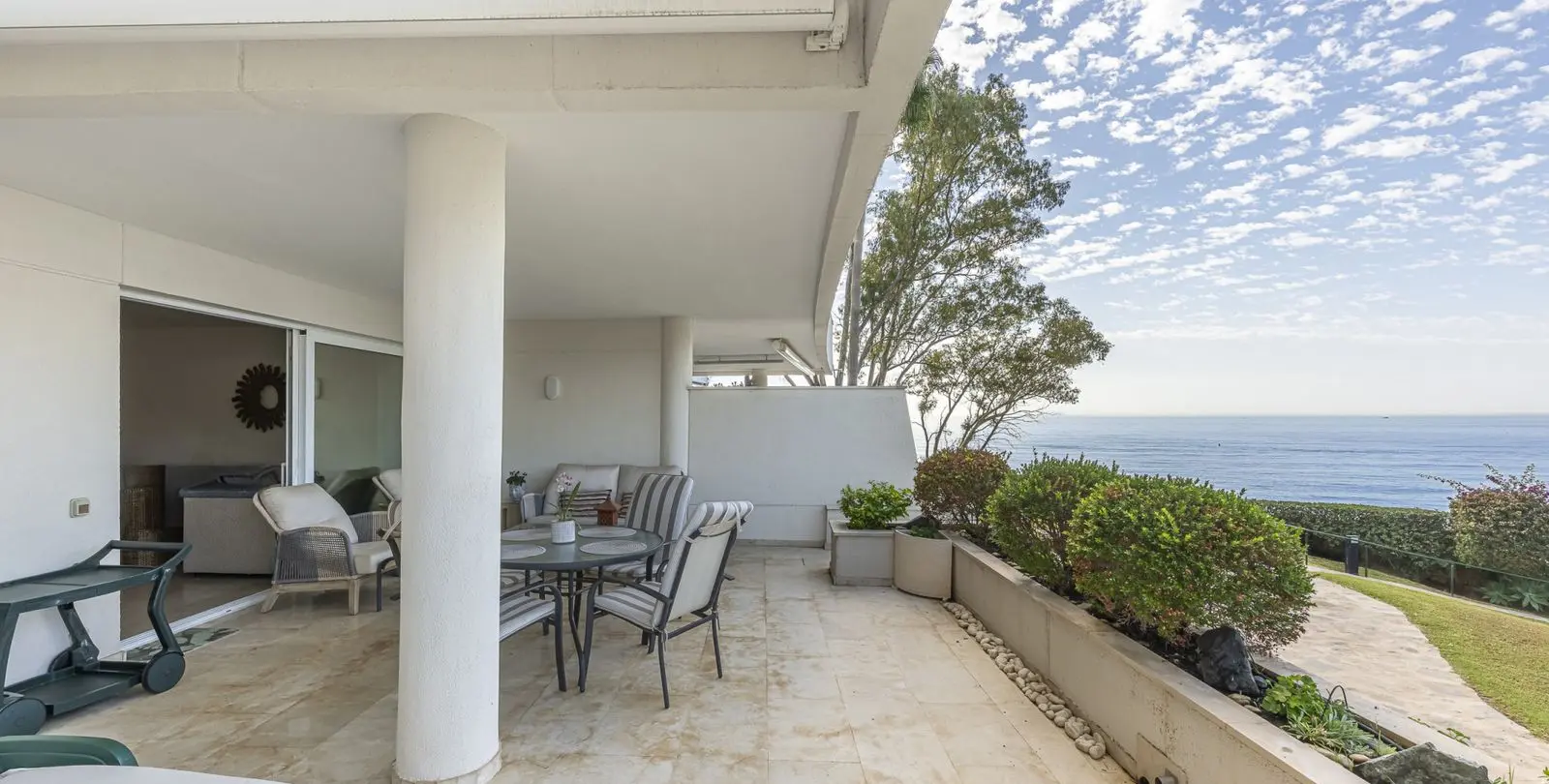 Sale of ground floor apartment in Estepona 27