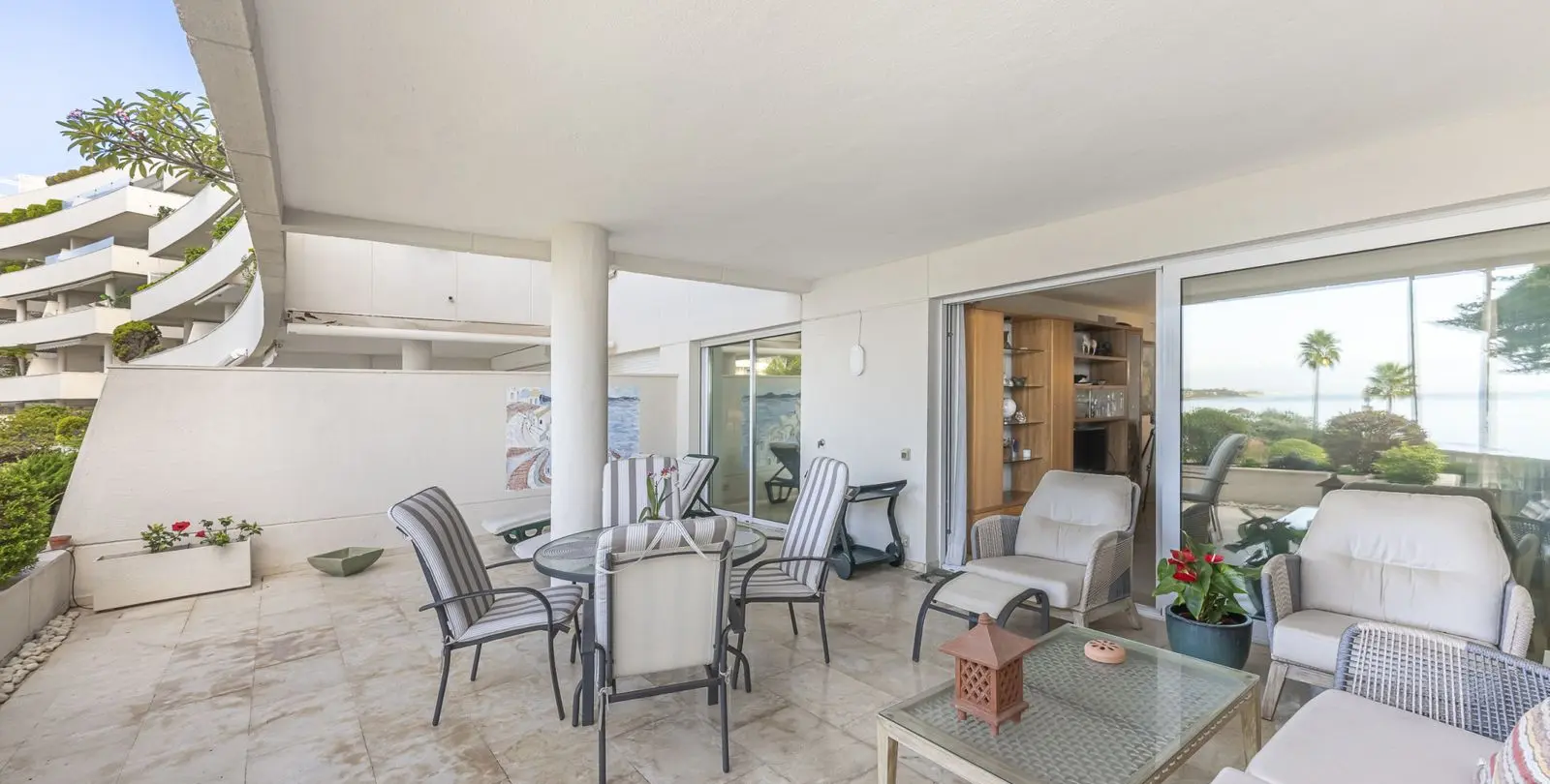 Sale of ground floor apartment in Estepona 28
