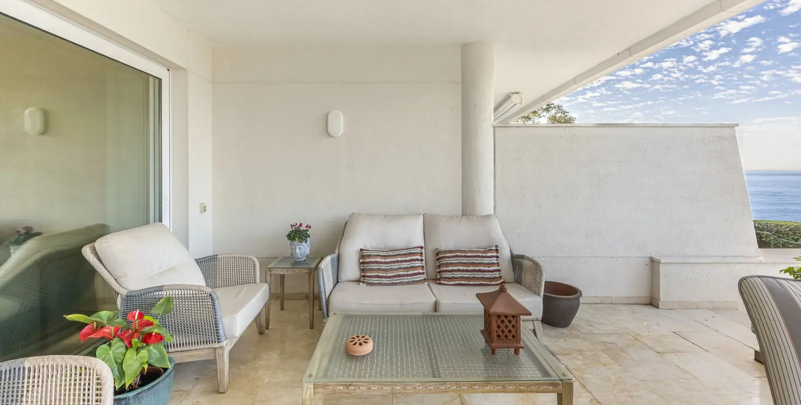 Sale of ground floor apartment in Estepona 29