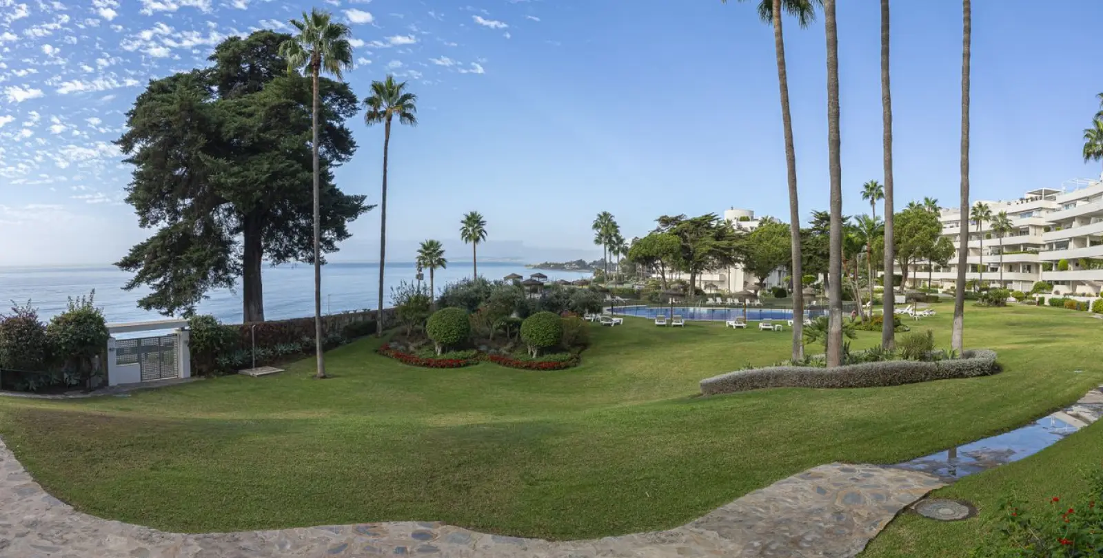 Sale of ground floor apartment in Estepona 37
