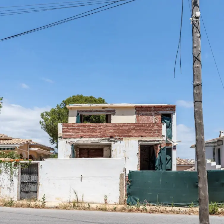 Продажа  отдельно стоящей виллы в Nueva Andalucía