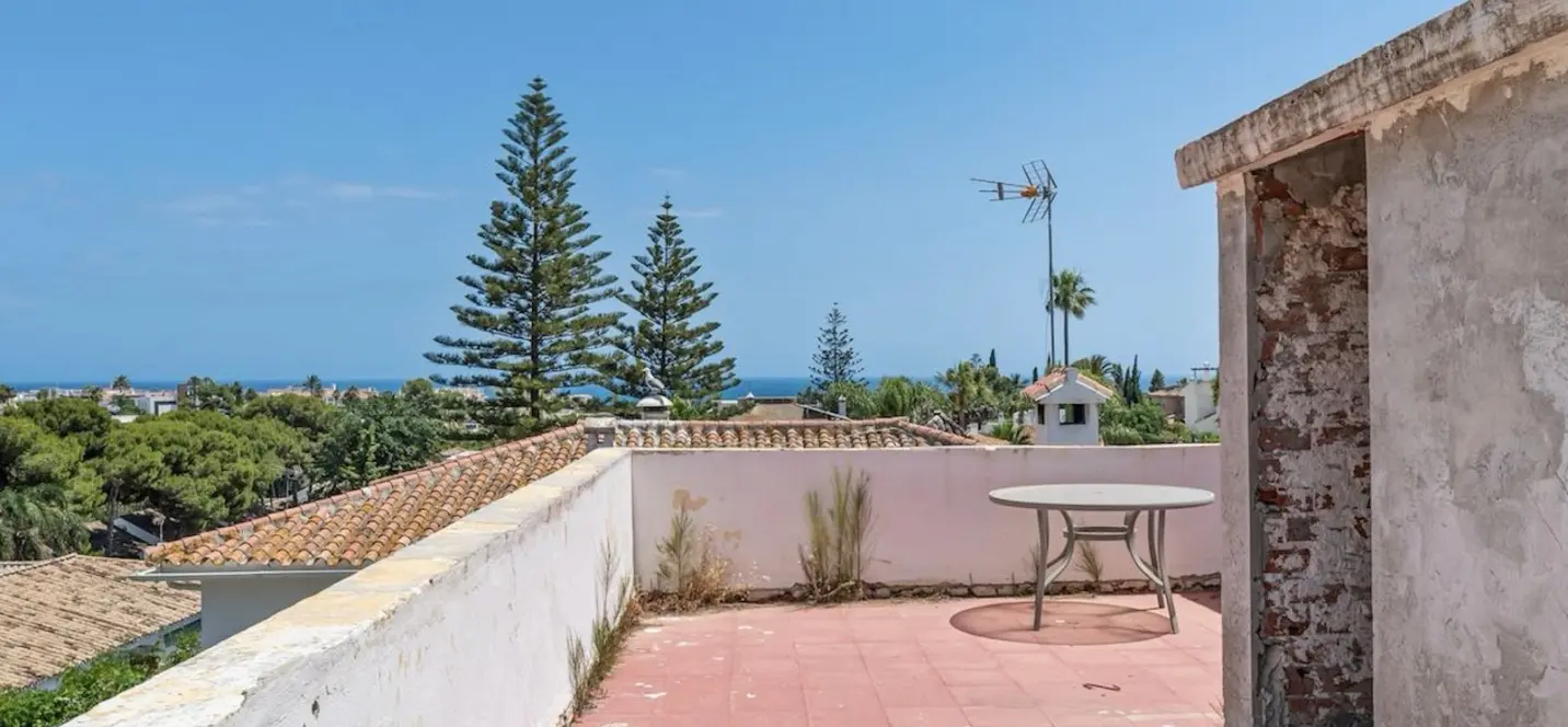 Продажа  отдельно стоящей виллы в Nueva Andalucía 1