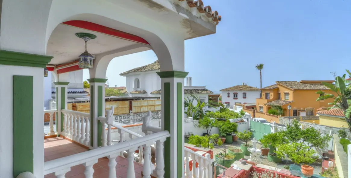 Sale of detached villa in Hacienda Las Chapas 2