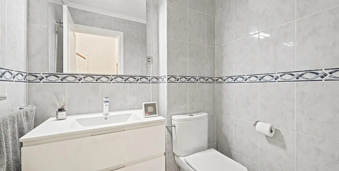 Sale of detached villa in Hacienda Las Chapas 11