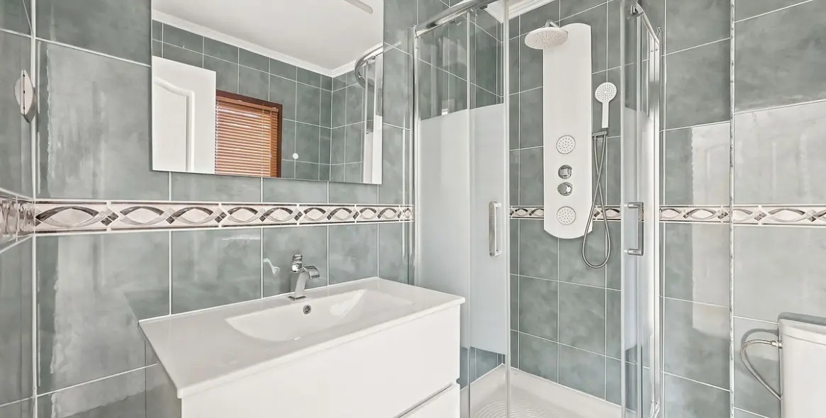 Sale of detached villa in Hacienda Las Chapas 18