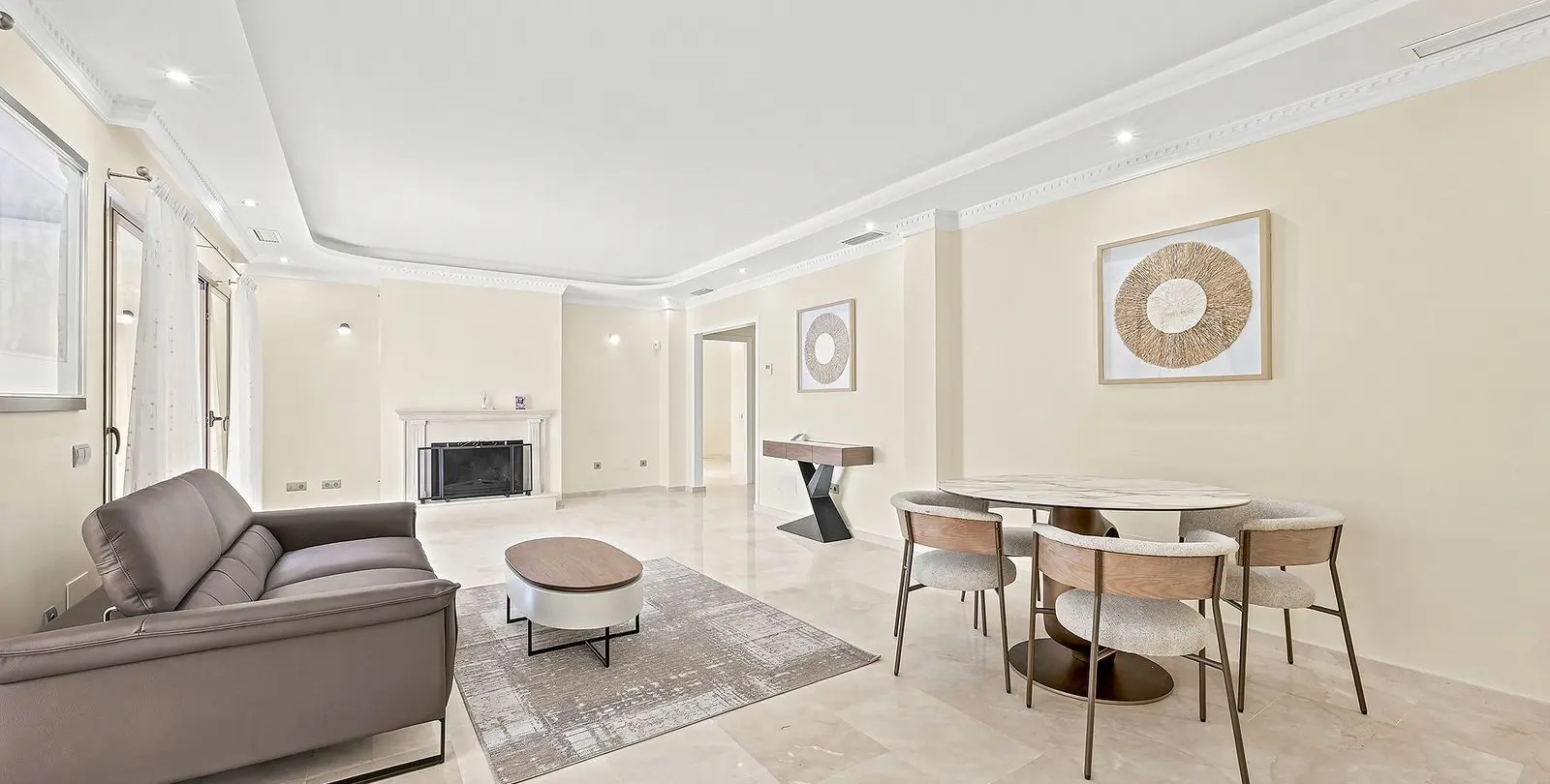 Sale of detached villa in Hacienda Las Chapas 6