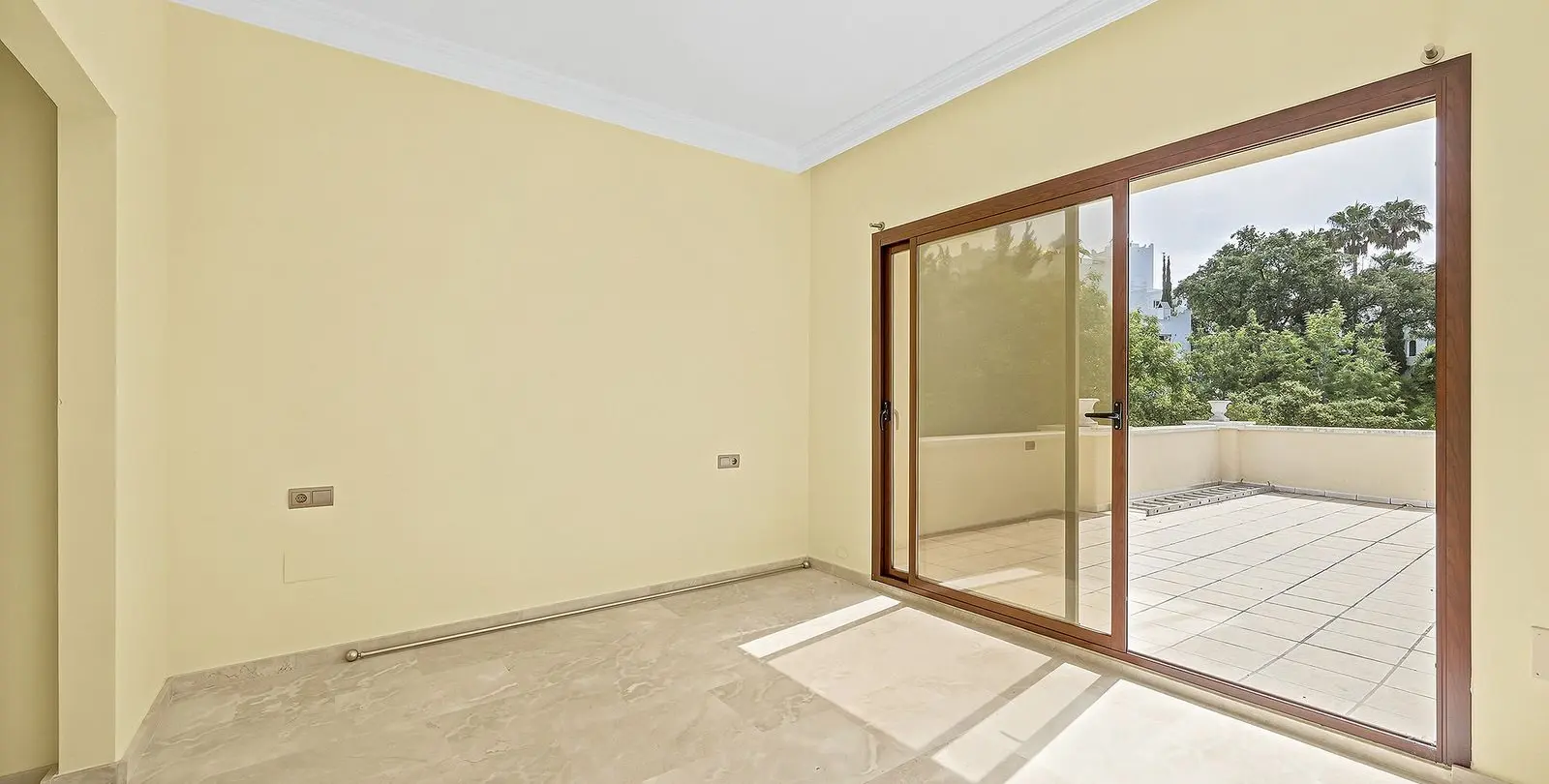 Sale of detached villa in Hacienda Las Chapas 9