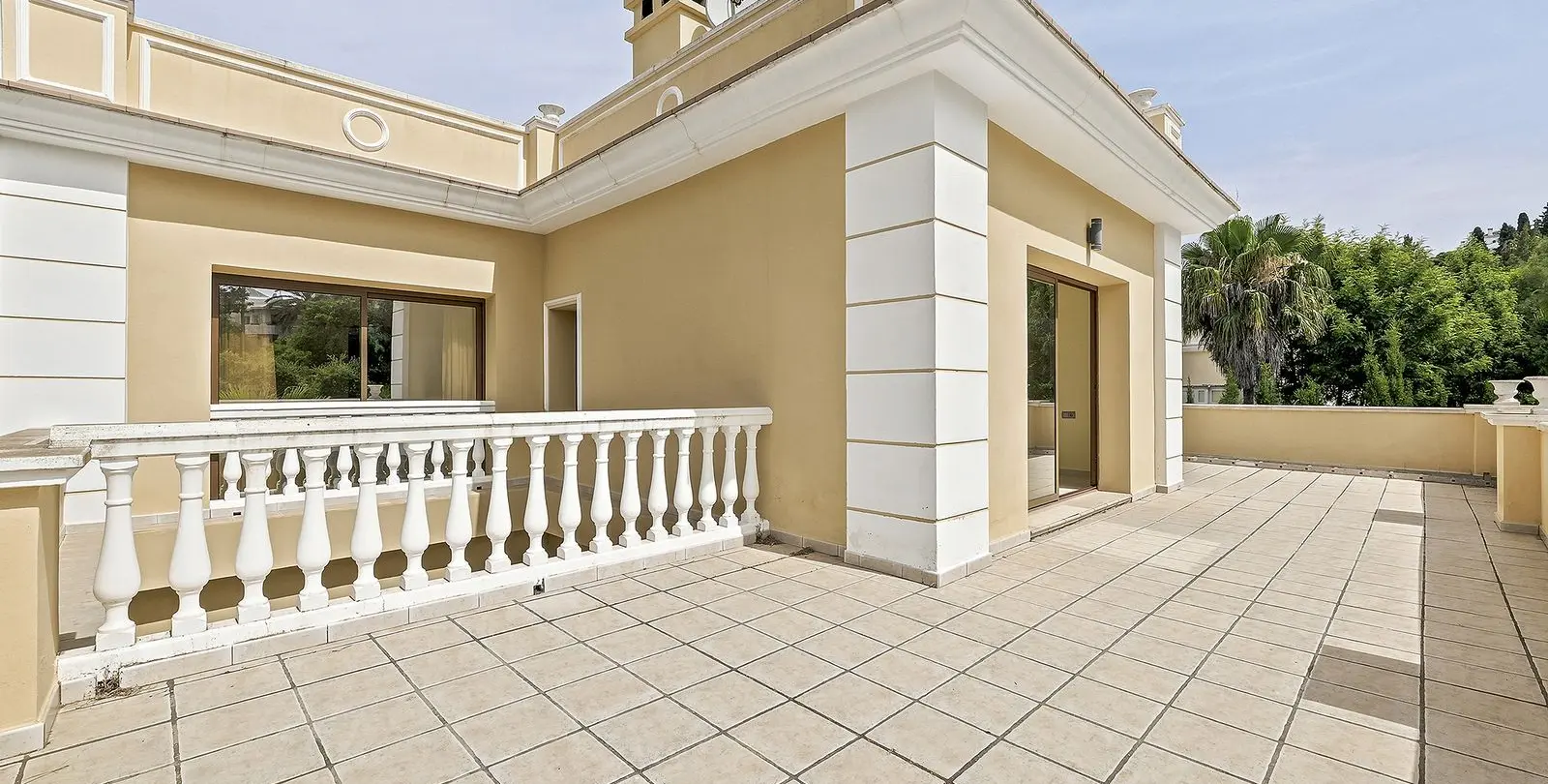 Sale of detached villa in Hacienda Las Chapas 17