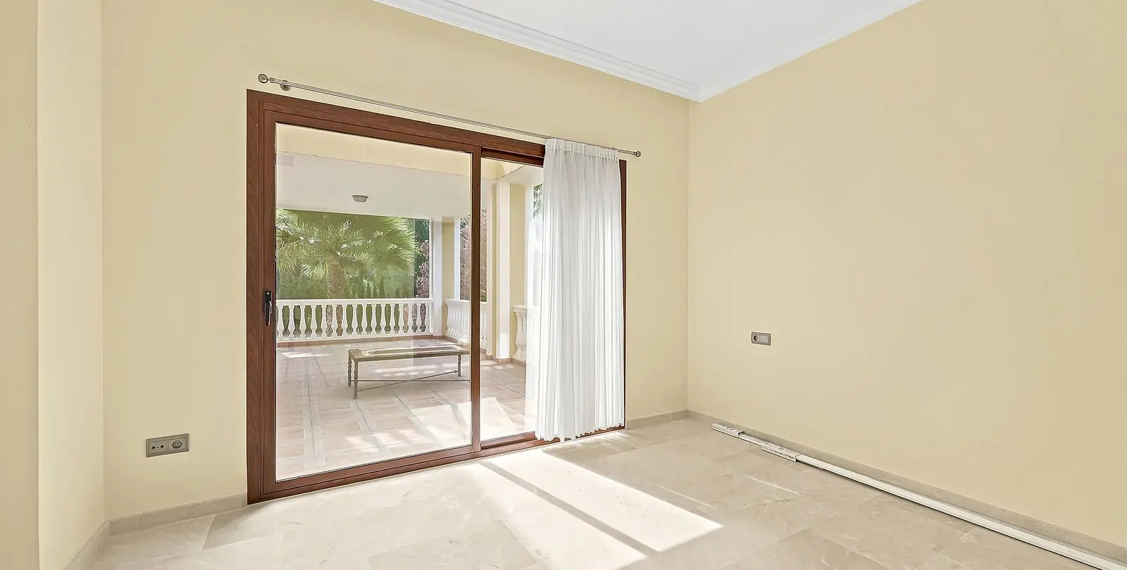 Sale of detached villa in Hacienda Las Chapas 22