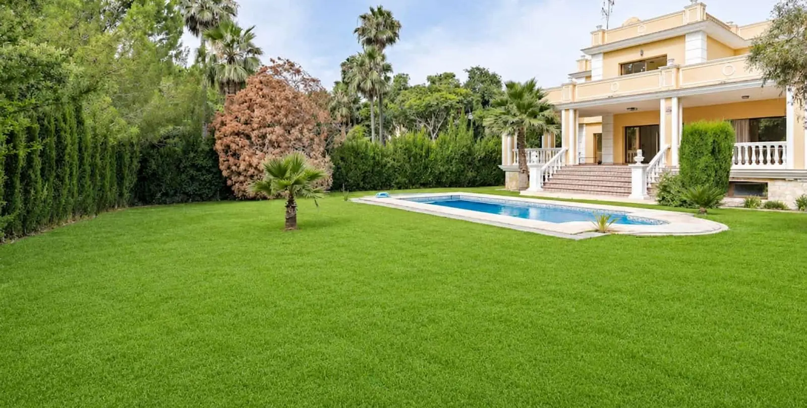 Sale of detached villa in Hacienda Las Chapas 25