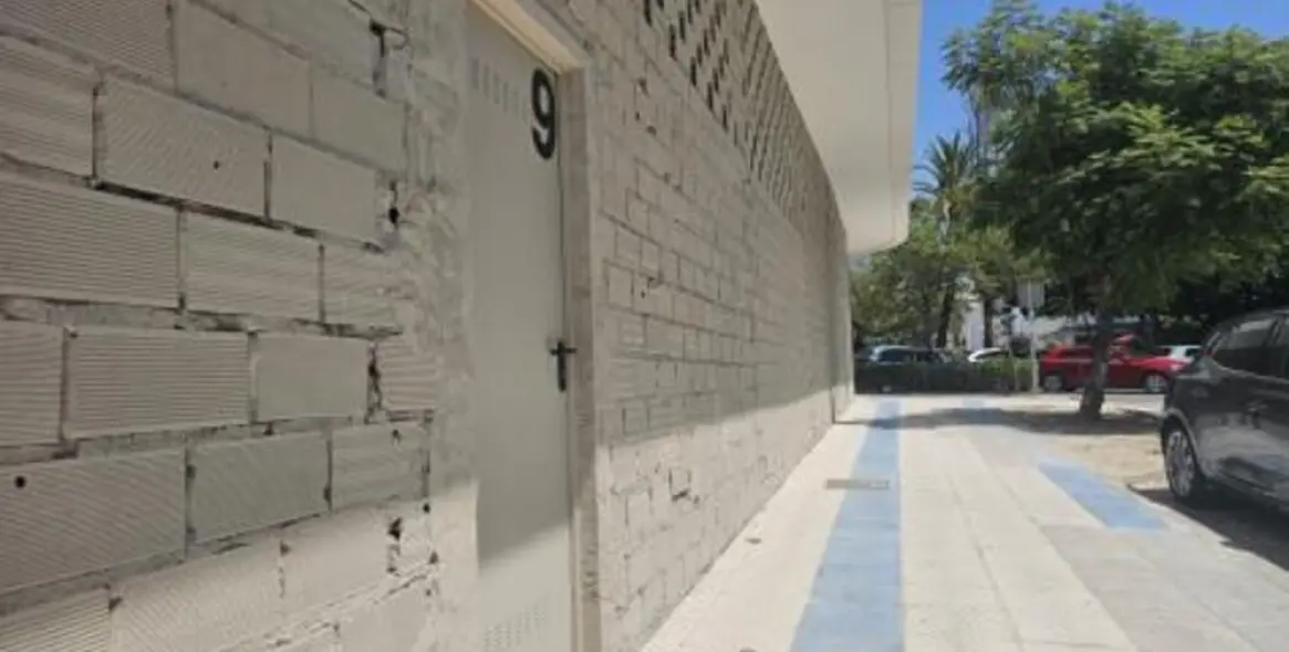 Alquiler a largo plazo de tienda en San Pedro de Alcántara 11