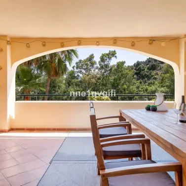 Sale of middle floor apartment in Elviria