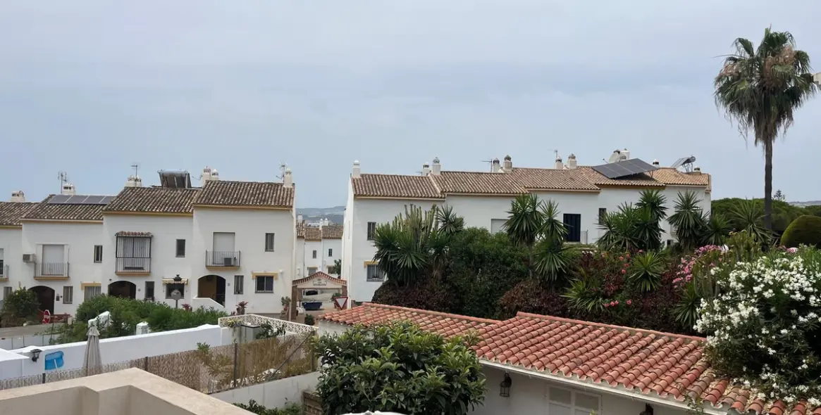 Продажа апартаментов на первом этаже в Estepona 1
