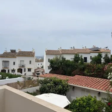 Продажа апартаментов на первом этаже в Estepona