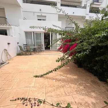 Продажа апартаментов на первом этаже в Estepona