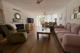Image 4 thumb